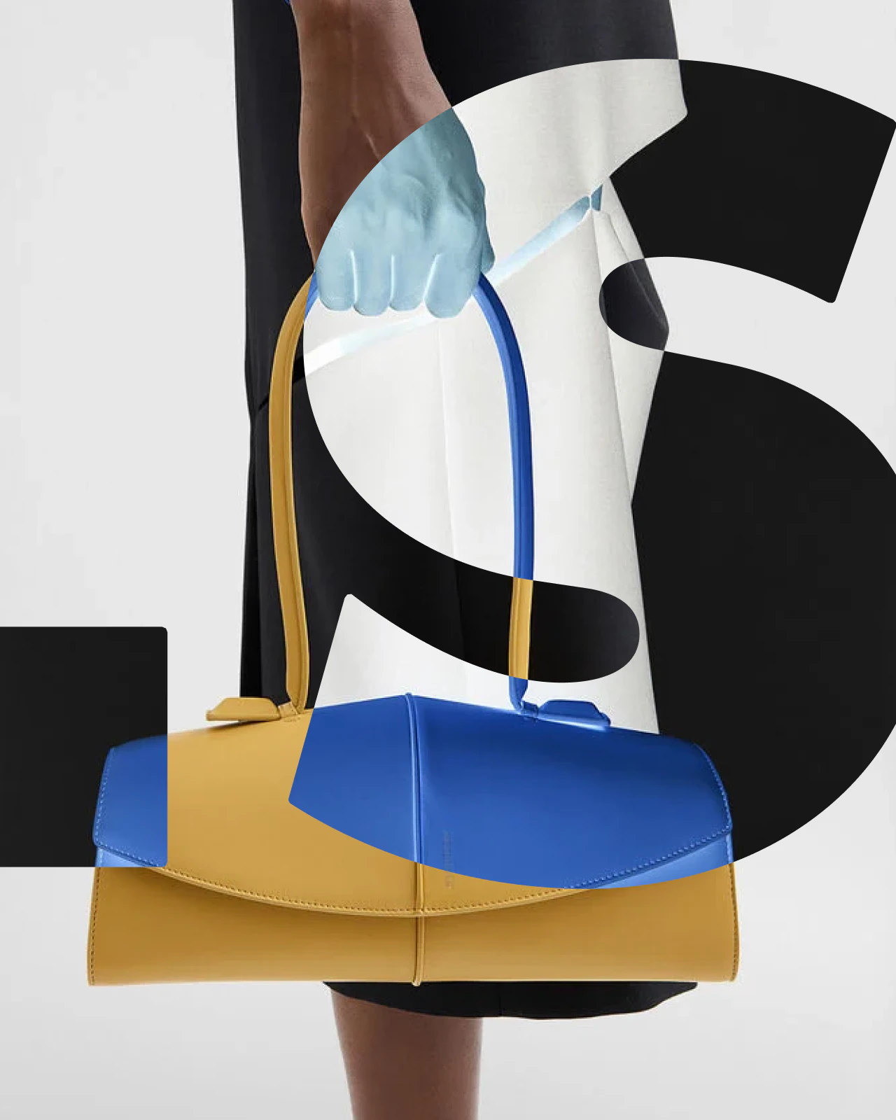 Composition graphique autour du sac bleu et jaune et des lettres Jil Sander